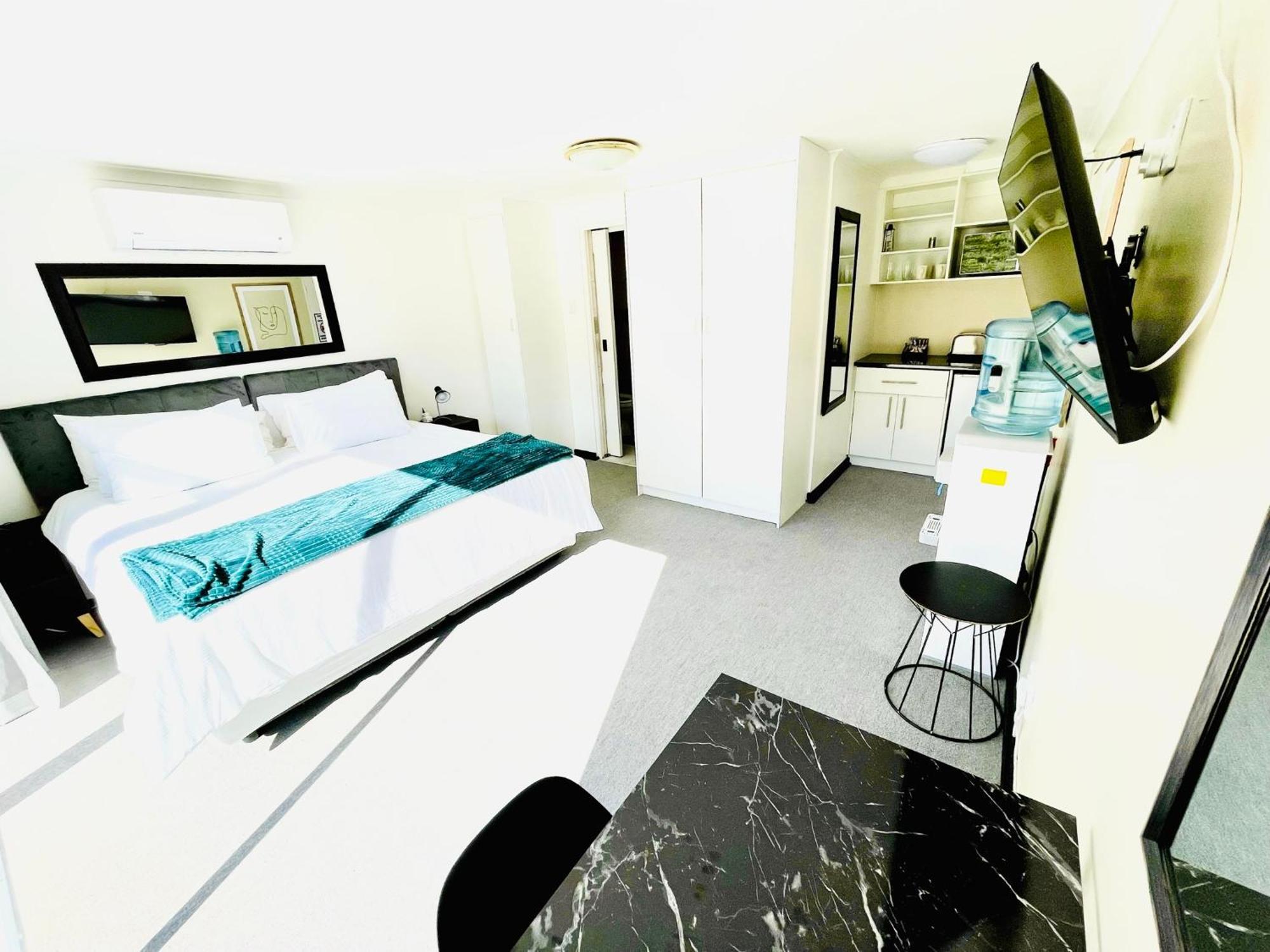 Hotel Vibes Cape Town Plattekloof Bagian luar foto