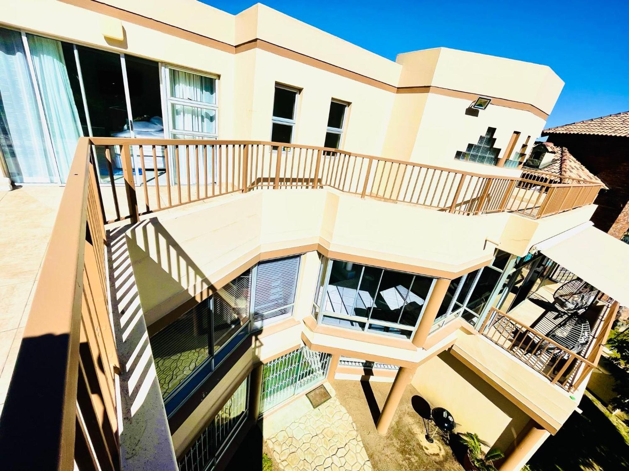 Hotel Vibes Cape Town Plattekloof Bagian luar foto