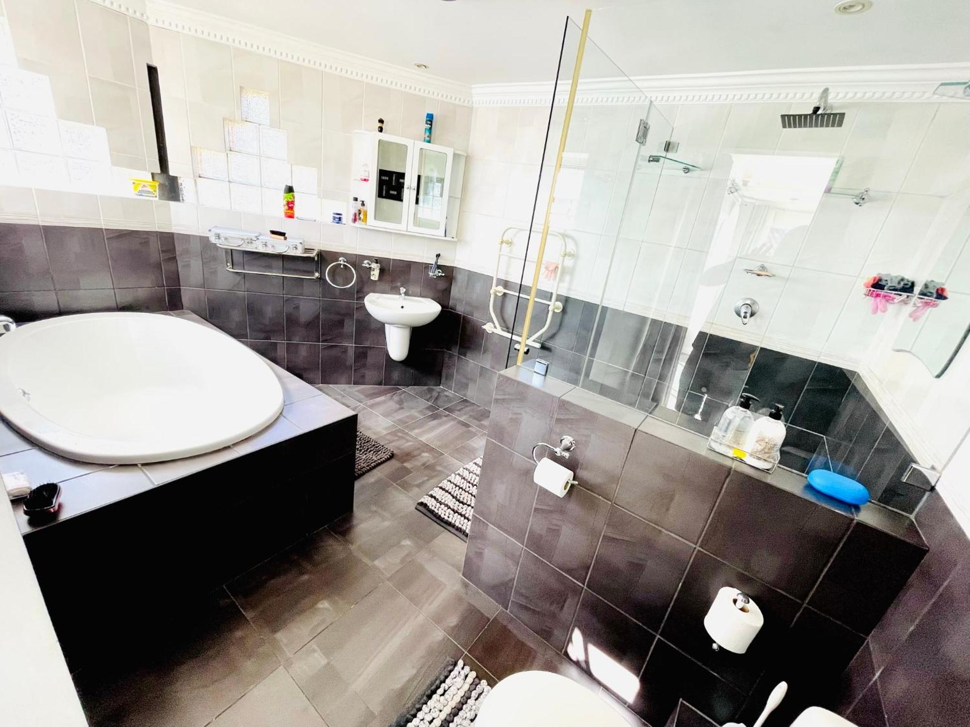 Hotel Vibes Cape Town Plattekloof Bagian luar foto
